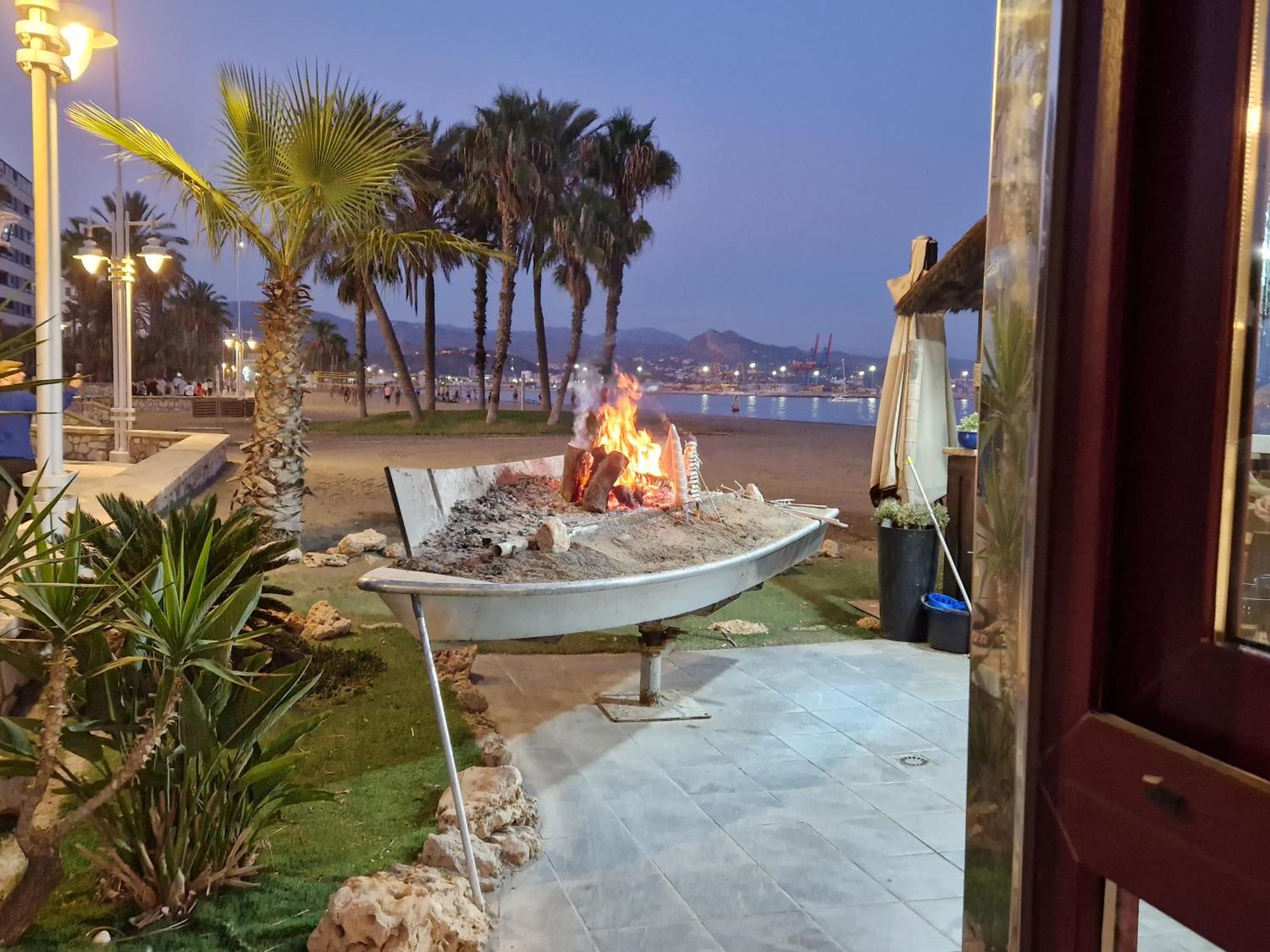 Apartamento Abadia Малага Экстерьер фото